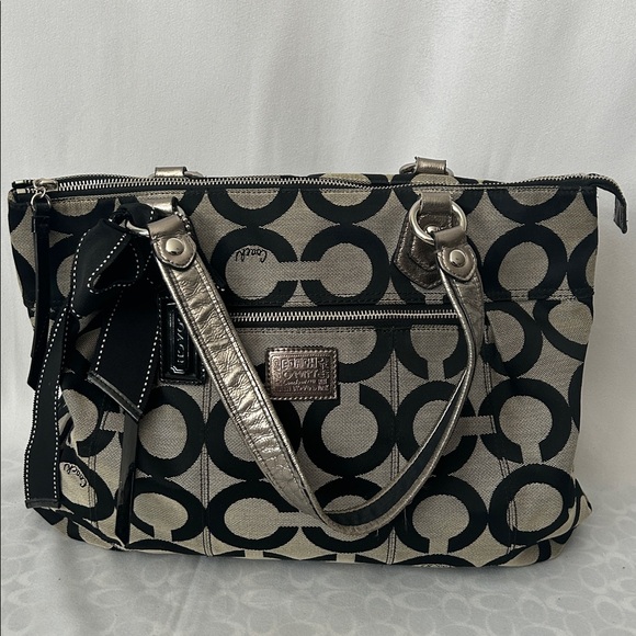 Coach Grey/Black Signature C Print Classic Poppy Travel Tote Bag Purse 🌺🌺 - Picture 2 of 16